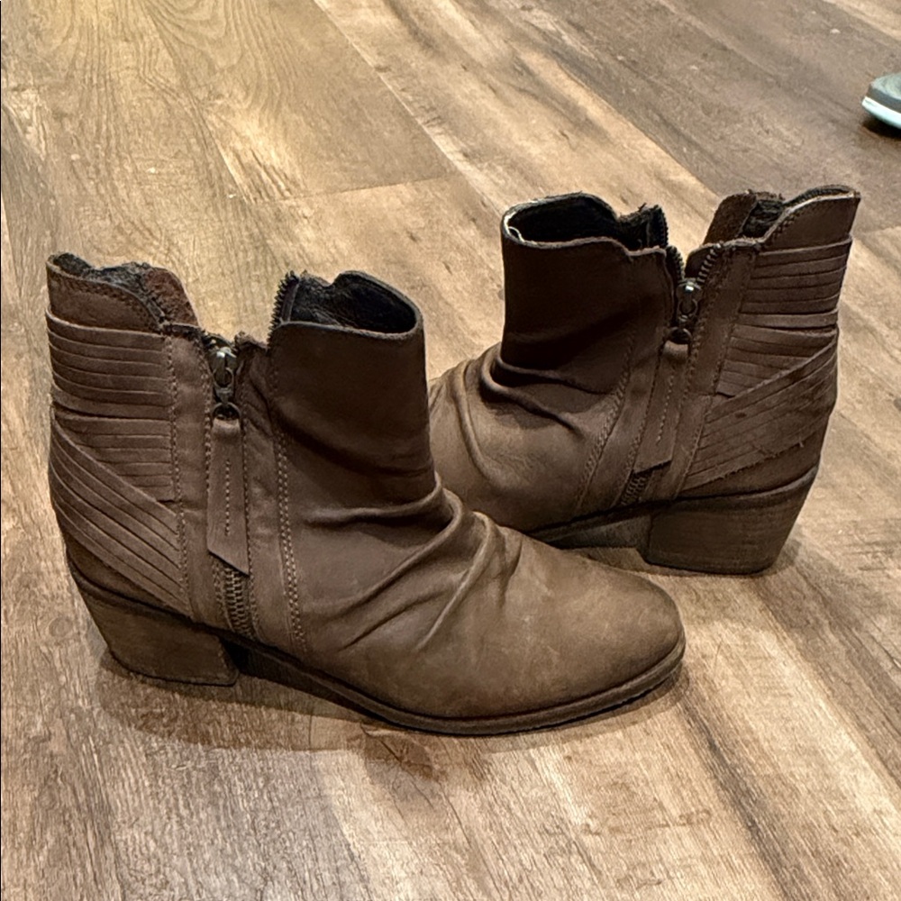 Matisse Chocolate Brown Ankle Booties